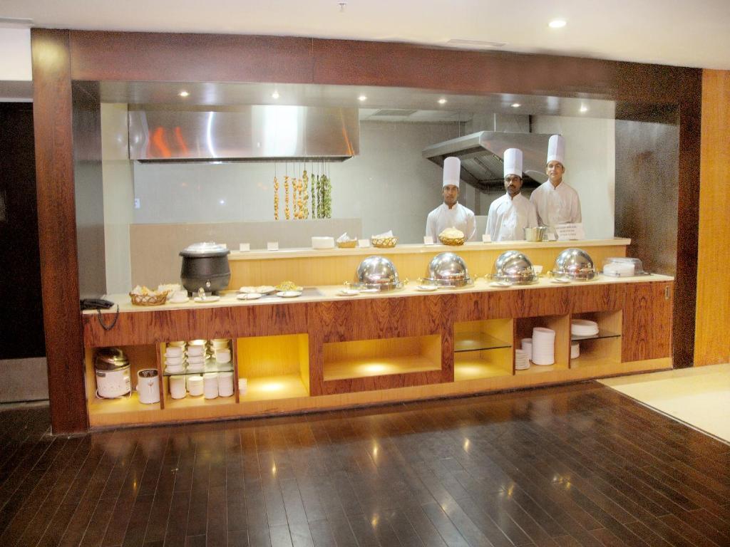 Fortune Select Grand Ridge, Tirupati - Member Itc Hotels' Group Exterior foto A live kitchen at a hotel
