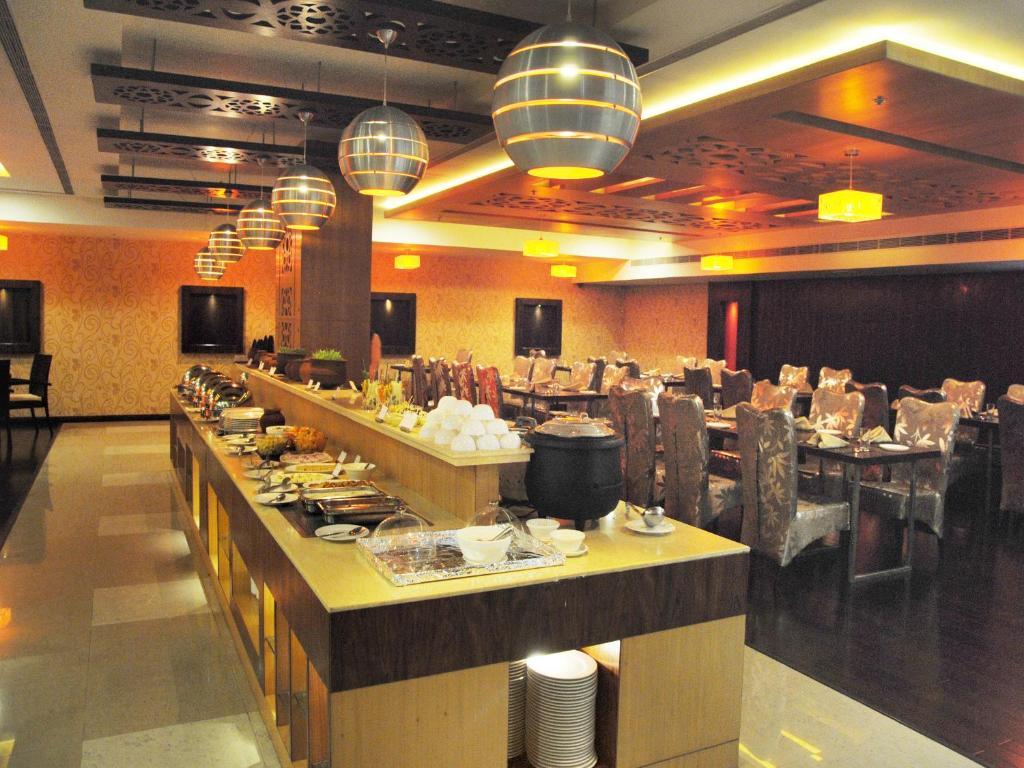Fortune Select Grand Ridge, Tirupati - Member Itc Hotels' Group Exterior foto The buffet at the hotel