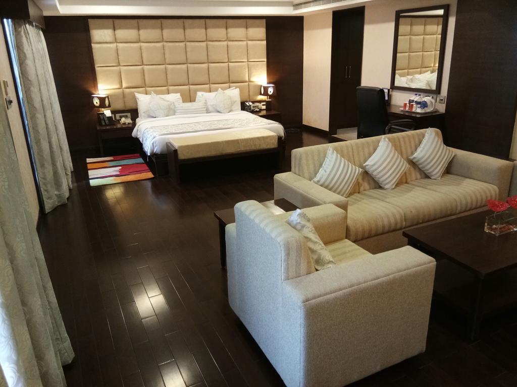 Fortune Select Grand Ridge, Tirupati - Member Itc Hotels' Group Exterior foto A suite at the Taj Bengal