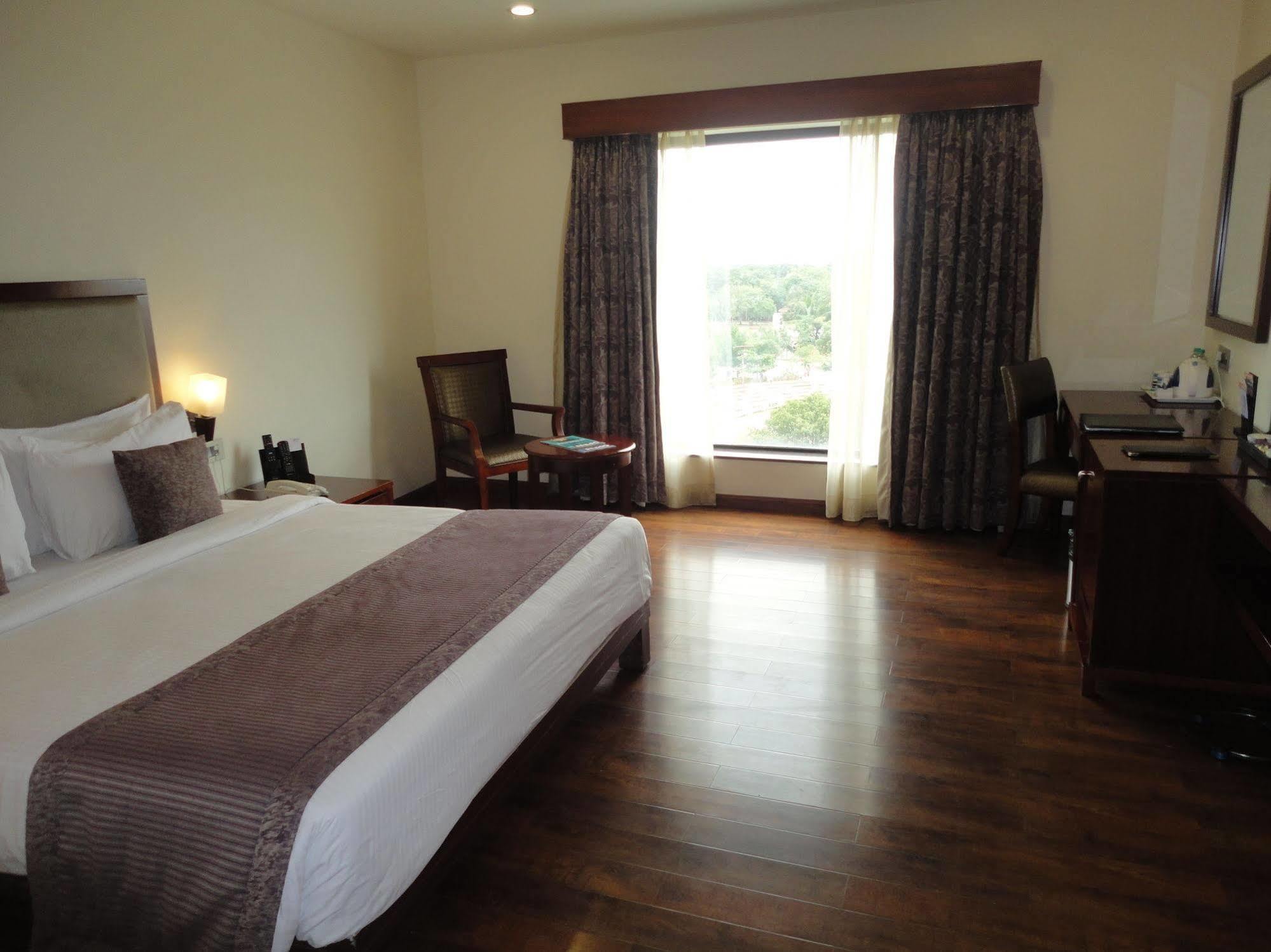 Fortune Select Grand Ridge, Tirupati - Member Itc Hotels' Group Exterior foto A room at the Taj Bengal