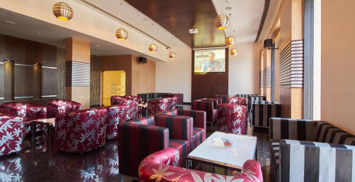 Fortune Select Grand Ridge, Tirupati - Member Itc Hotels' Group Exterior foto Interior of a typical McDonald's restaurant in India